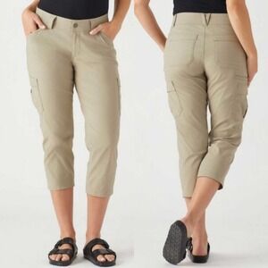 Duluth Trading Co Women's 8 Dry On The Fly Tan Mid Rise UPF 50 Cargo Capris